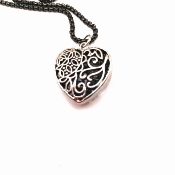 Gothic Metal Silver Tone Filgree Heart Pendant- 22" - Picture 2 of 8
